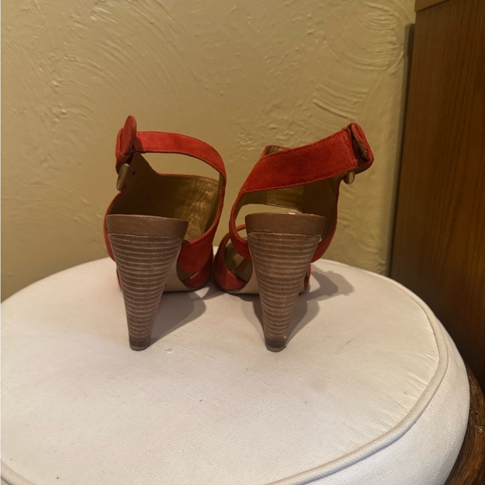 Seychelles Scarlet Ruched Heels - Picture 3 of 6